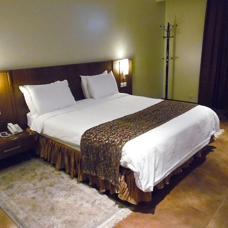 Milan Deluxe Suites Khobar Bagian luar foto
