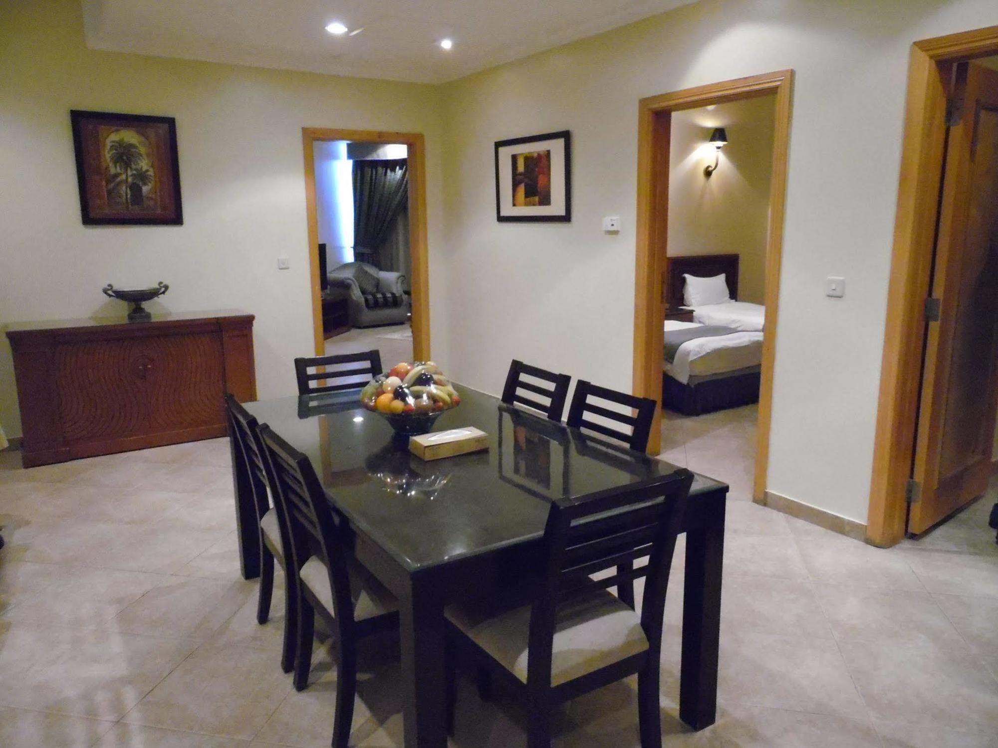 Milan Deluxe Suites Khobar Bagian luar foto